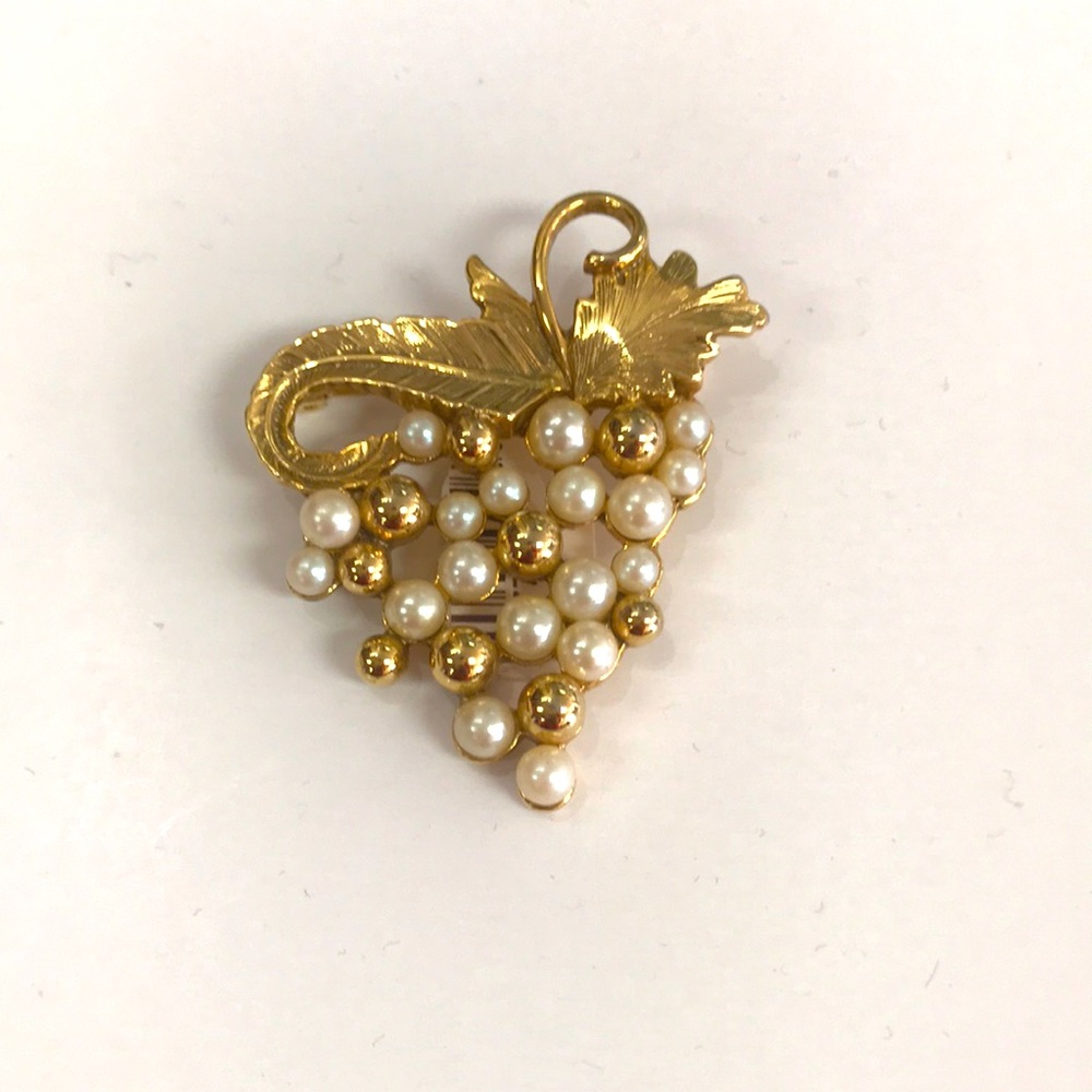 Christmas Pearl Brooch
